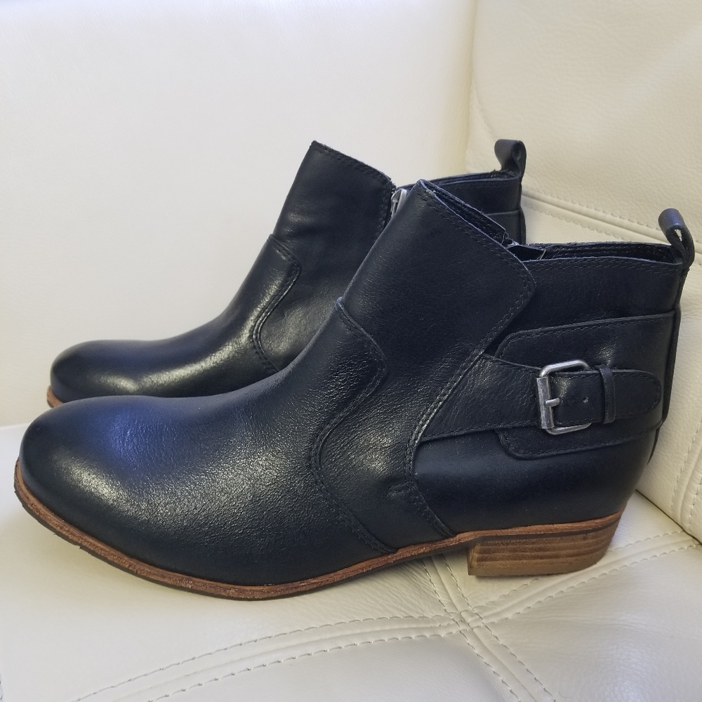 Dolce Vita black leather booties with buckle 9.5